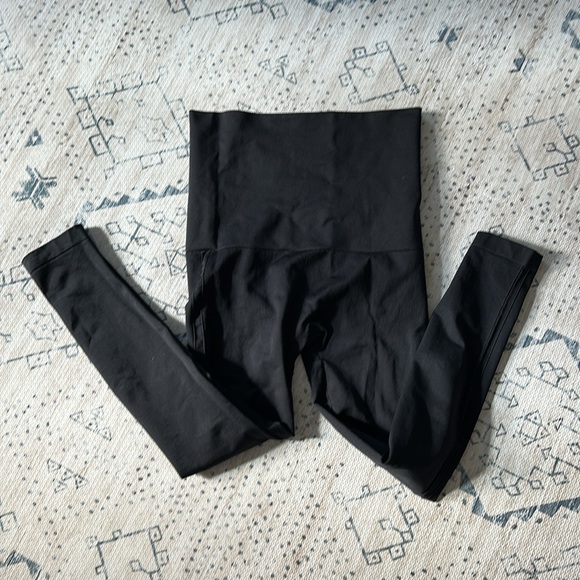 ✨ NEW BELLY BANDIT Mother Tucker® Postpartum Compression Leggings - Picture 3 of 5